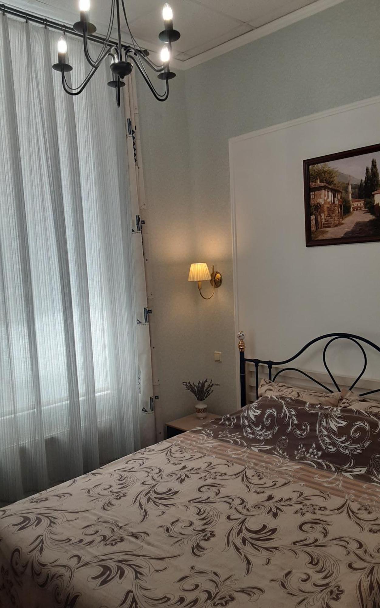 On Yevreis'ka Street Apartment
