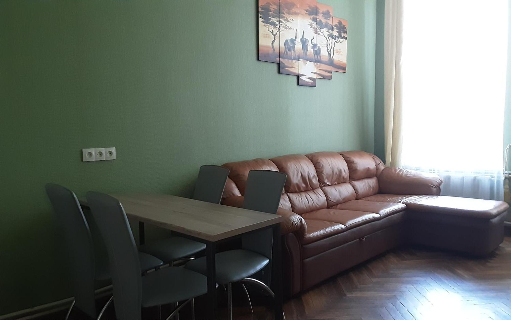 Apartment On Yevreis'ka Street *